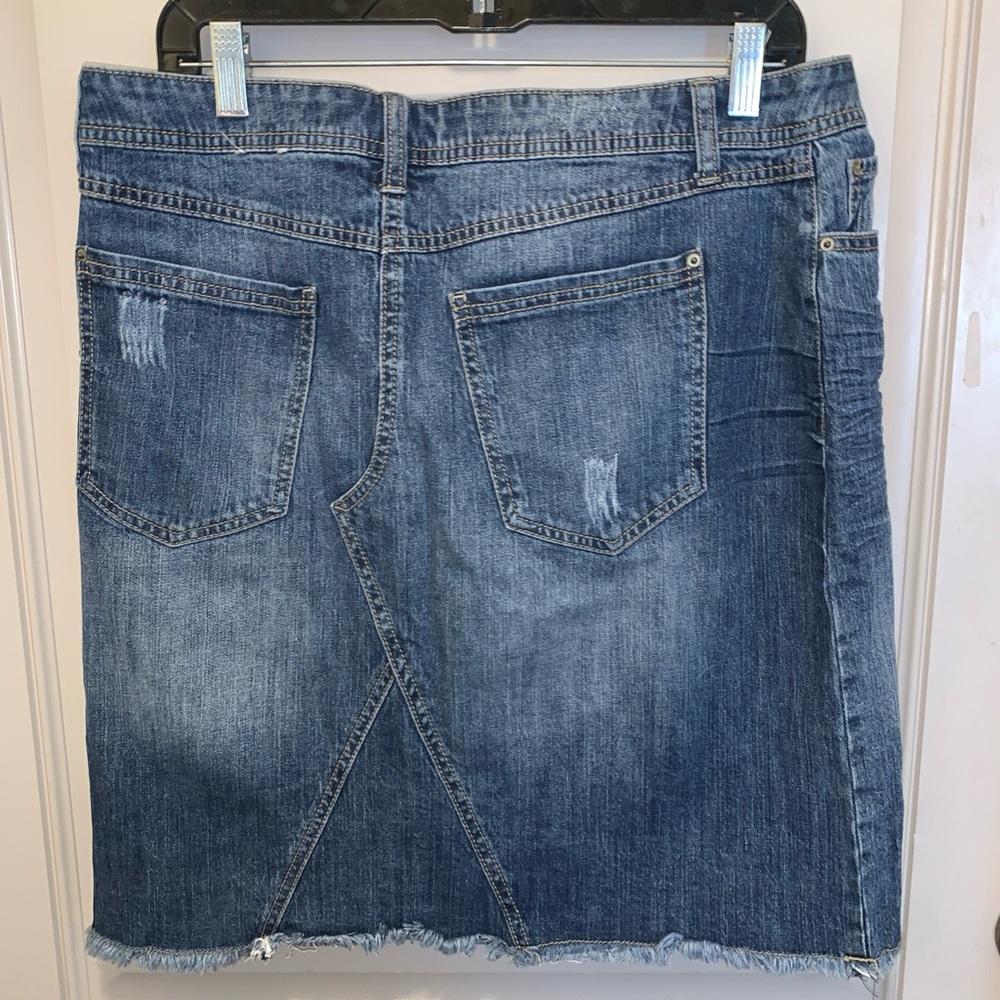 Fashion Bug Distressed Denim MIDI Skirt Size 14 - Picture 3 of 3